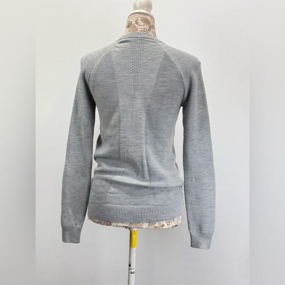LULULEMON Athletica Light Gray Simply Wool ribbed sweater size 4 - Picture 8 of 15
